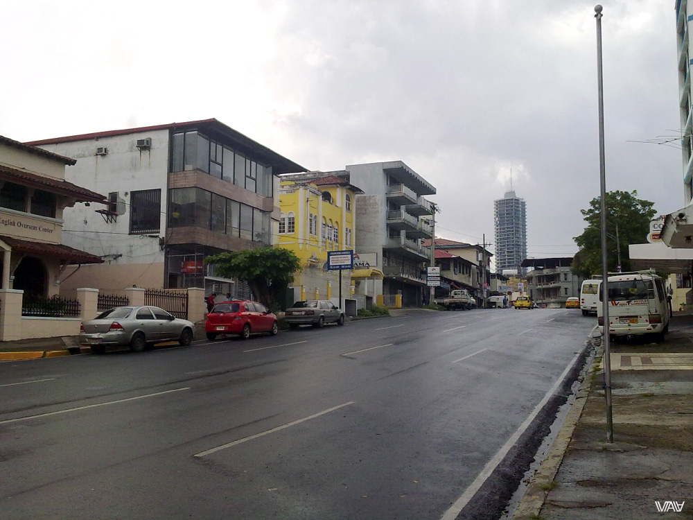 Обычный квартал между новым и старым Панама Сити