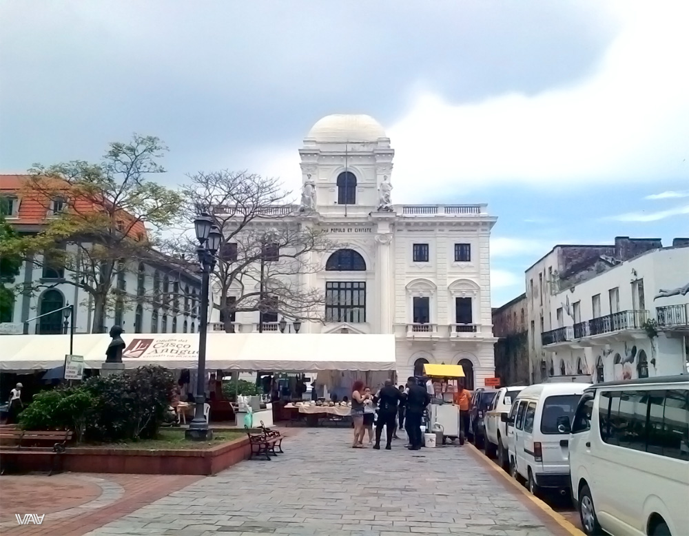 Здание колониальной эпохи и архитектуры старого города Панама Сити