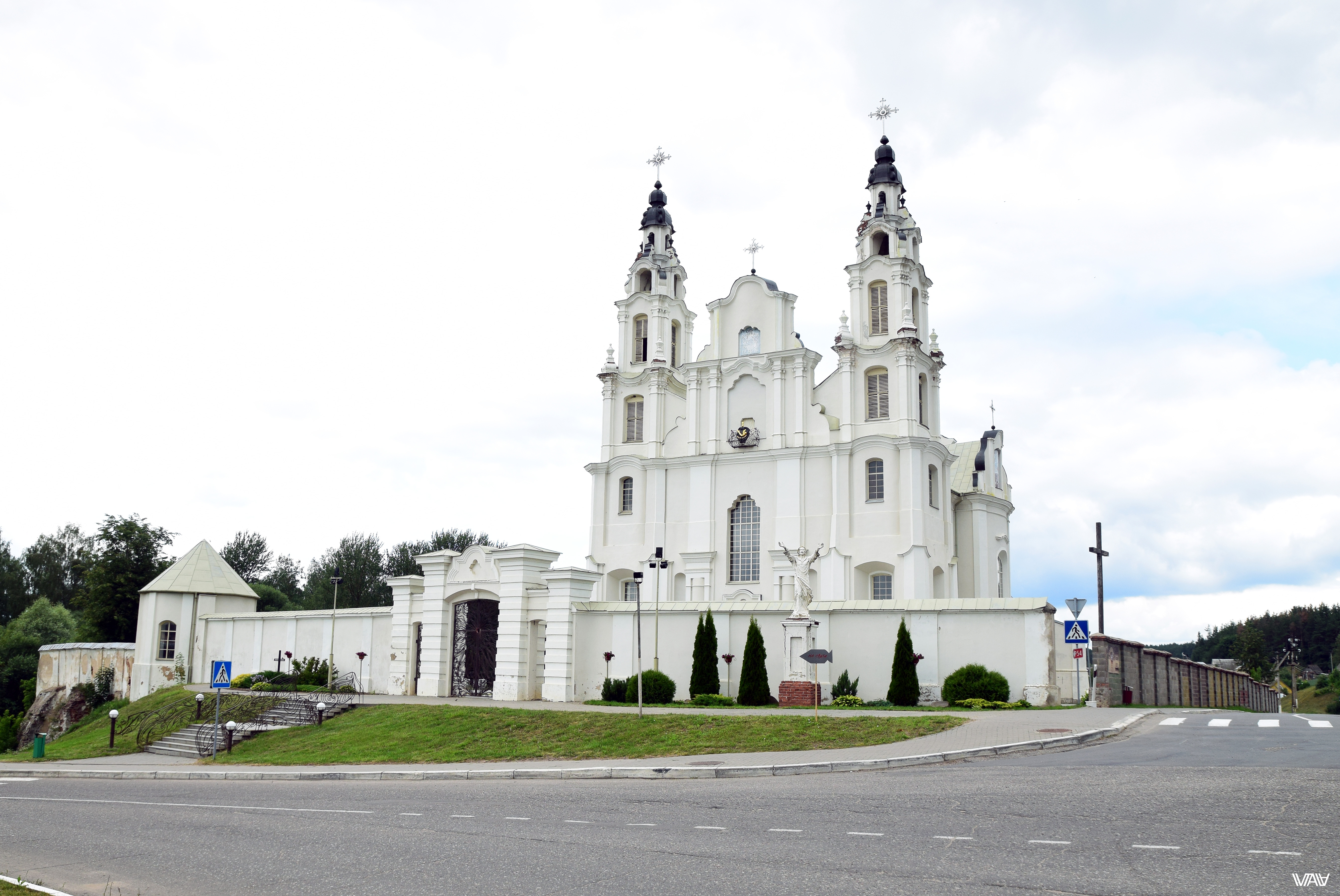 Величественный костел Святого Михаила Архангела. Ивенец, Беларусь