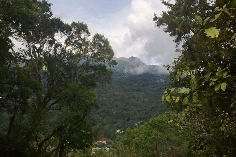 В долине между гор и живет славный город Бахо Бокете, Панама 